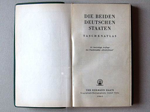 Die beiden deutschen Staaten, 1961
Titelpagina / Title page