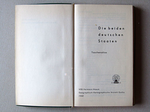 Die beiden deutschen Staaten, 1962
Titelpagina / Title page