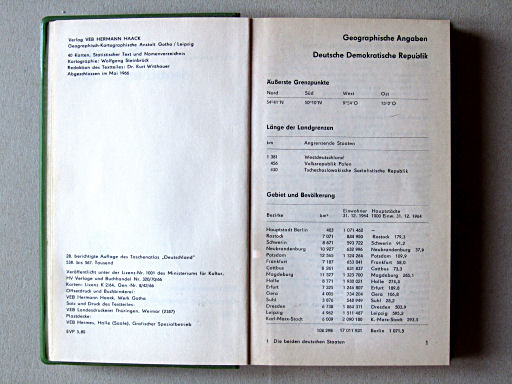 Die beiden deutschen Staaten, 1966
Titelpagina (achterkant) / Title page (verso)