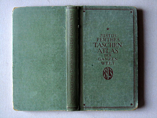 Perthes Taschenatlas der ganzen Welt (1942)
Band / Binding