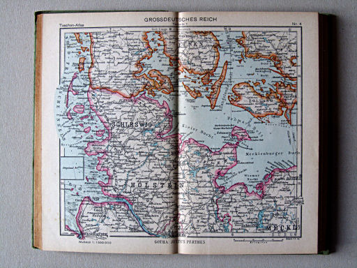 Perthes Taschenatlas der ganzen Welt (1944)
4. Grossdeutsches Reich, Teilkarte 1