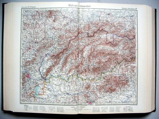 Stielers Hand-Atlas, 1945
47. Mähren - Slowakei
Moravië - Slowakije / Moravia - Land of the Slovaks
(1944,11 / II 31)